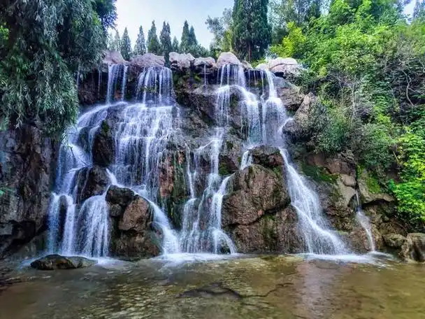 飞瀑流泉景色壮观济南这处原生态山水秘境堪称现实版世外桃源