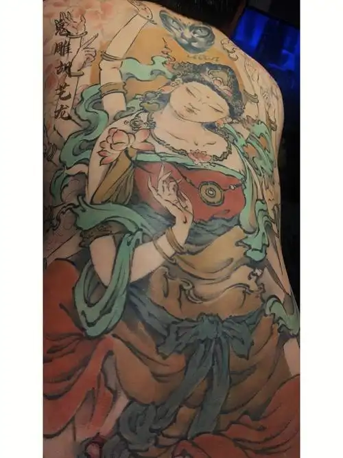 老传统纹身 ##手艺人 ##中国风纹身 ##刺青 ##观音纹身 ##满背纹身