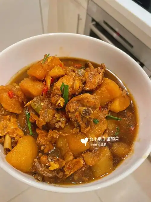 土豆焖鸡