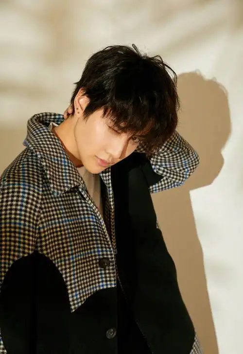 mike图片mike休闲帅气写真图片