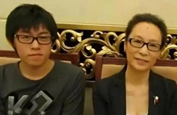 "国家一级演员"奚美娟,晚年被前夫诋毁,儿子是她最大的骄傲