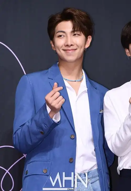 bts《love yourself 转tear》发行纪念记者恳谈会 #rm# #金南俊