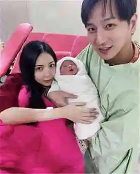 李小璐怀二胎男孩照片高以翔官宣