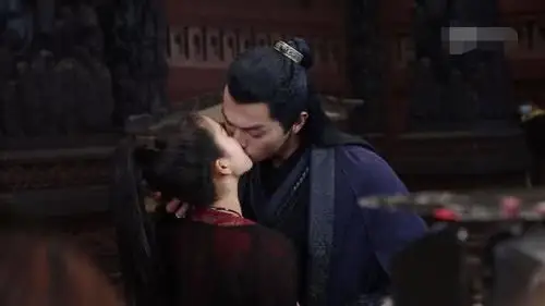 原来吻戏是这样拍出来的看到白鹿许凯的吻戏请你们原地结婚