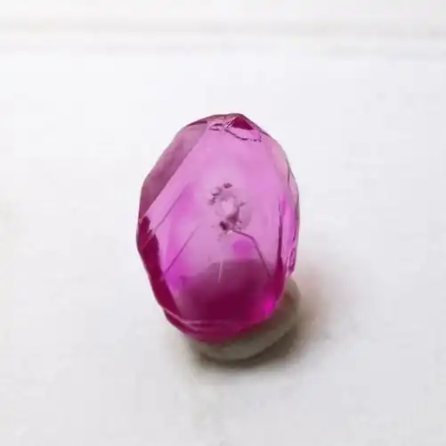 缅甸假八面体粉色蓝宝石