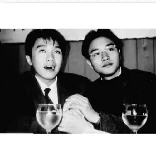 求张国荣和周星驰这张合照原图