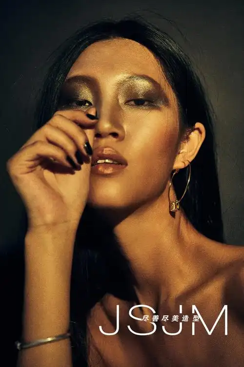 峻宁造型美学教育的化妆造型作品《欧美创意妆容》