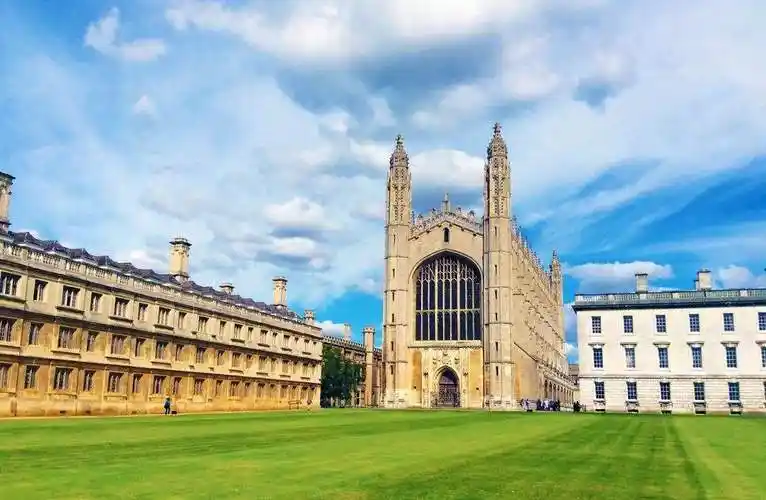 0549,000平均学费:0538,693eduniversal英国商学院排名:5剑桥大学