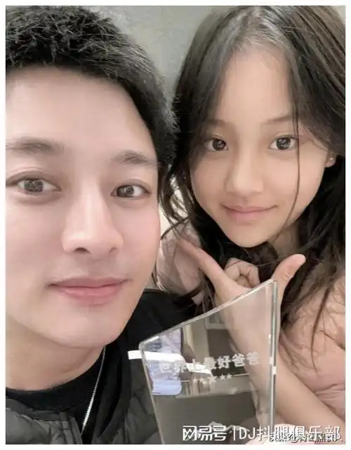 甜馨|嗯哼|黄多多|贾乃亮|贾静雯|霍思燕|李小璐|女明星_网易订阅