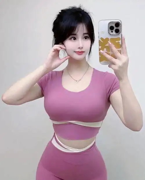粉色运动装:展现女性活力与魅力|紧身|上衣|时尚|身材比例_网易订阅
