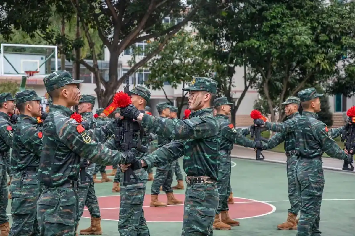 特战荣耀!武警广西总队机动支队为2024年度特战队员举行入队