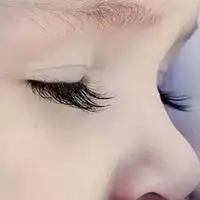 大眼睛可爱女婴儿图片 好看大眼睛宝宝图片【点击鼠标右键下载】