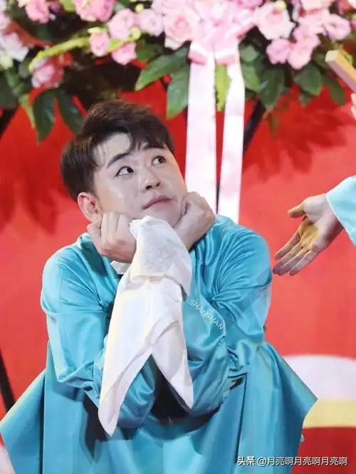 张云雷穿上汉服,会是什么样子? - 石塘网