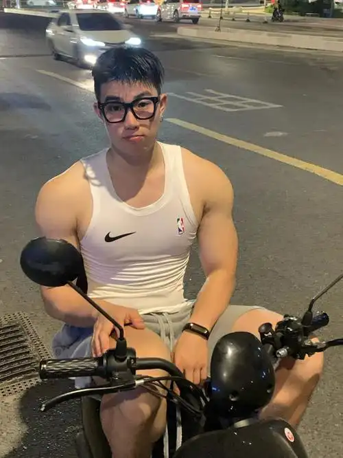 羊沸羊羊的,我小时候最爱的就是懒羊羊,都给我爱懒羊羊#见人不如健身