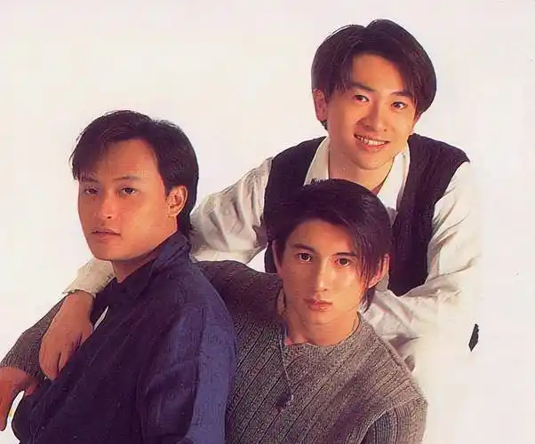 青春无悔为我们的青春再点一首小虎队的歌