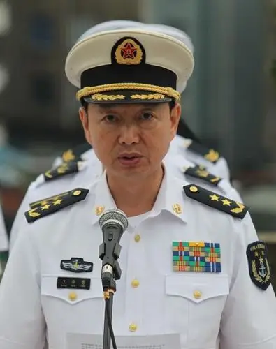 东部战区海军政委王华勇