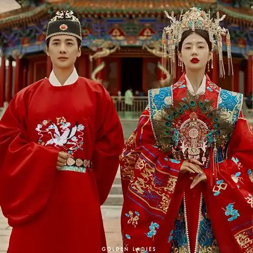 明制汉服婚服原创古装结婚花嫁情侣套装秋冬中式长拖尾凤冠霞帔