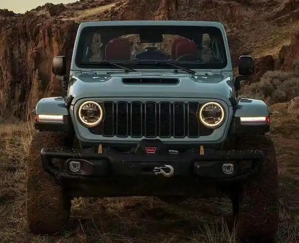 jeep牧马人升级完毕细节设计更精致中控悬浮大屏真霸气