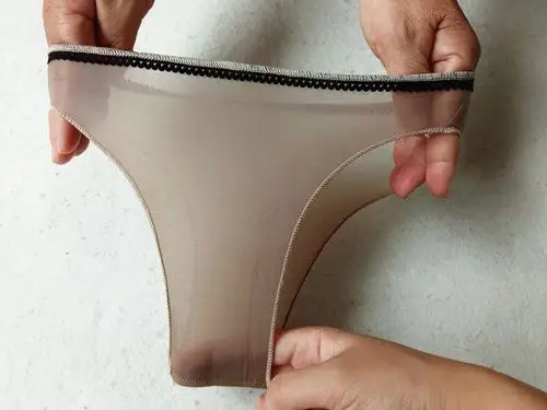 女士油亮丝袜内裤 超薄全透明三角短裤 性感无痕诱惑真人实拍露毛