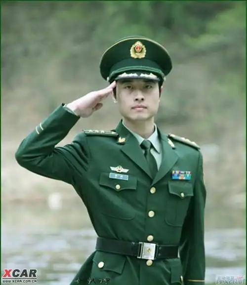 解放军换07式军服后,武警也要马上换了