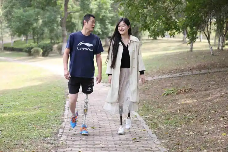 假肢一般能使用多长时间_患者_关节_体重