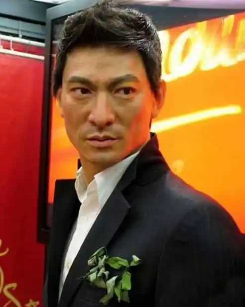 混血鹰钩鼻赵薇 僵尸脸张柏芝 明星蜡像雷到爆