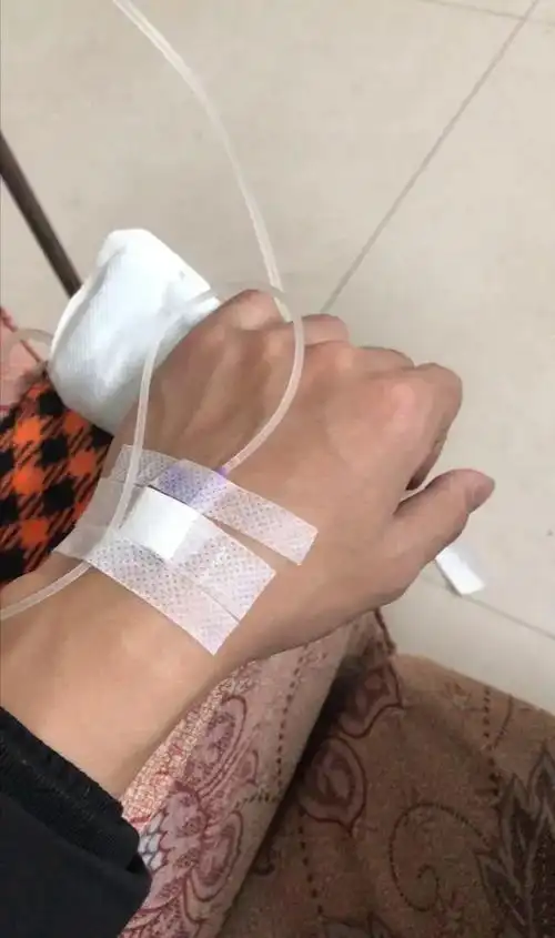 一放假就生病老师晒寒假打针图片引发共鸣原来老师都这样啊