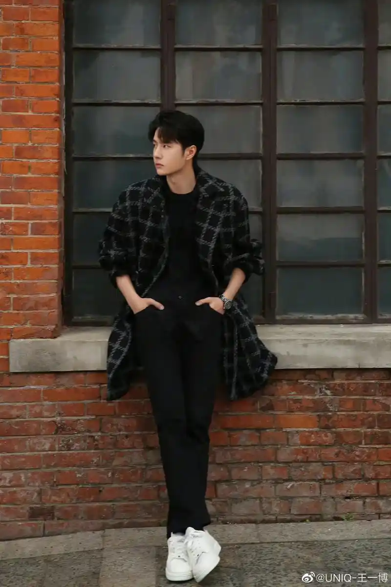 王一博 #酷盖 宝贝自己发的照片就是好看 愿你安好每一天@ - 抖音