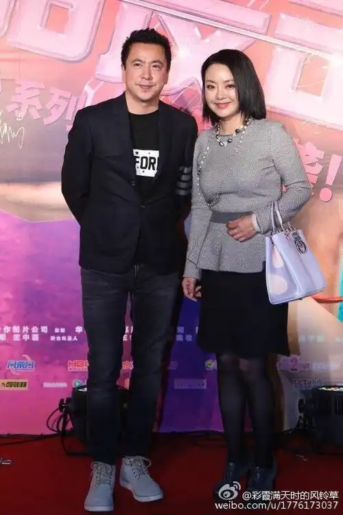 而王晓蓉的微博简介里也是简单的5个字"称职的农妇",她也确实很称职