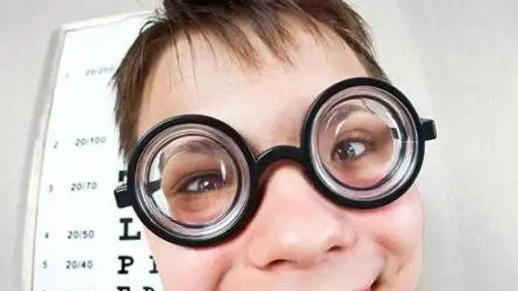 这个手术能摘掉你的高度近视的厚厚眼镜,你还不知道?