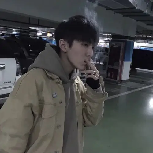 男生头像.拿图点赞.