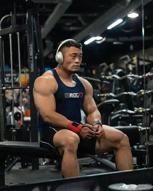 健美冠军大尺度写真网友沦陷了