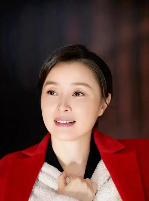 河东河西三十年,如今中年女演员崛起的时机已经到来