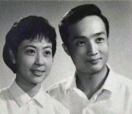 那一年,李永德去世,李炳淑用了很长时间,才从悲伤中走出来.