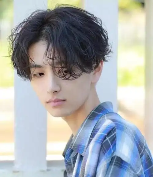 男士头发粗硬适合什么发型这些发型让你轻松变身俐落型男