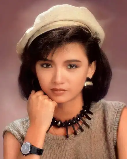 曾华倩是什么星座,曾华倩个人资料