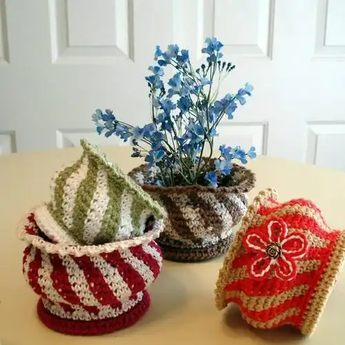 钩编漂亮花盆