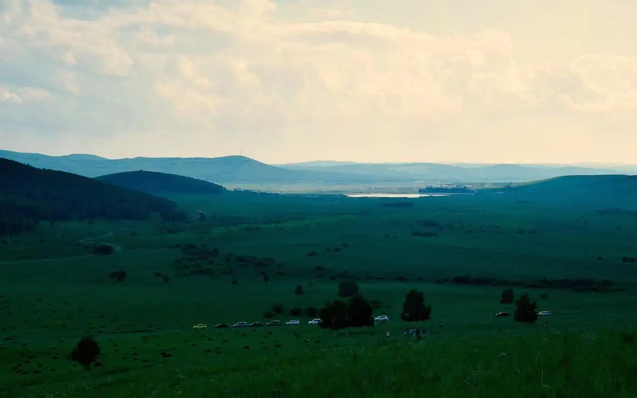 绿色空旷大草原风景图片桌面壁纸,风景壁纸,绿色,护眼,高清,清新,草原
