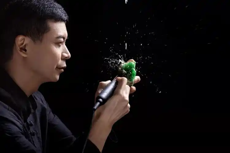 翡翠雕刻大师杨树明携新作遇见寻故人