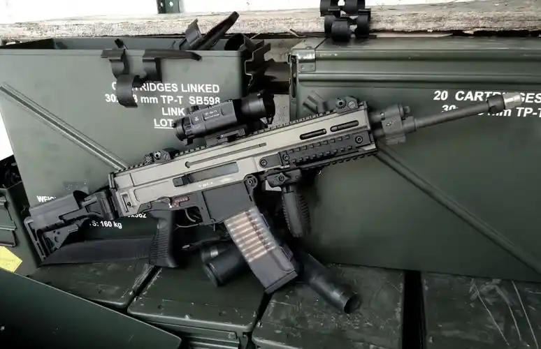 世界上最帅的一把枪图片(盘点十大当今最帅突击步枪)_造梦网