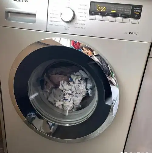 然而,我们需要认识到快洗并不适合所有的衣物,使用