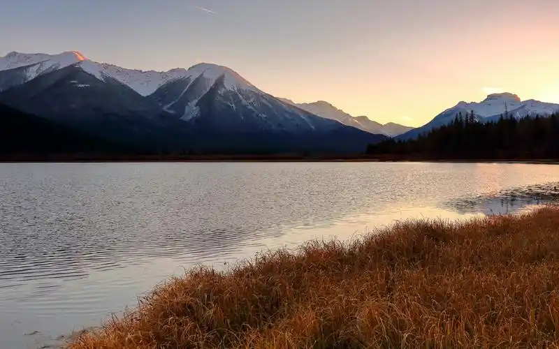 加拿大落基山脉唯美风景高清图片桌面壁纸