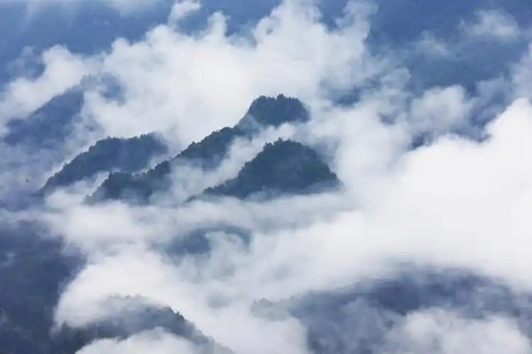 乌江画廊雨后云雾缭绕宛如仙境