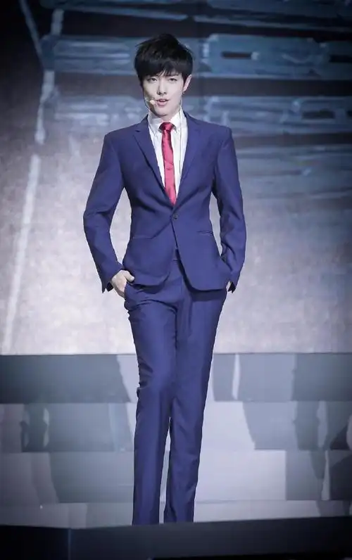 肖战《be a man》舞台图