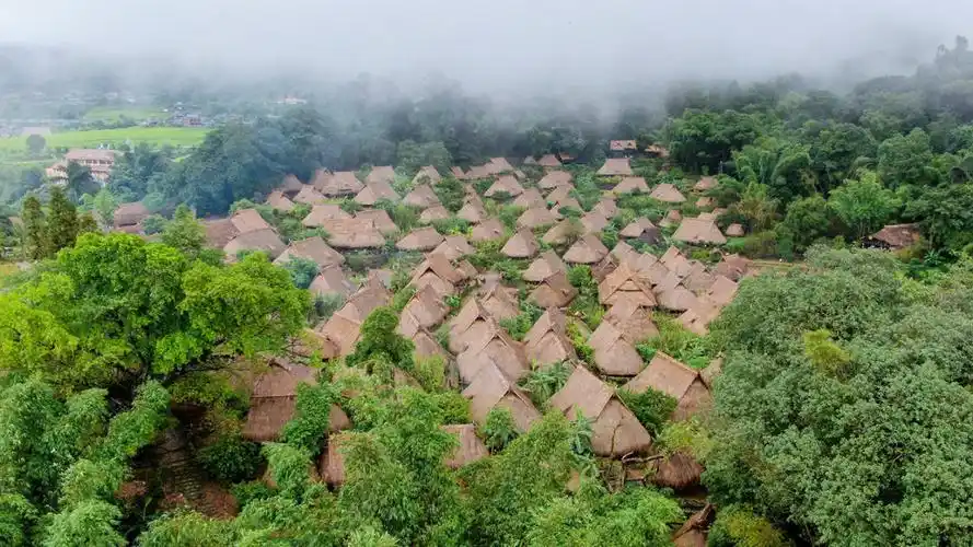 云南翁丁原始部落,98户人家共居深山中,美如世外桃源