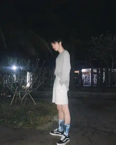 tfboys的师弟刘耀文年仅14岁,私生饭太猖狂,理智追星好吗?