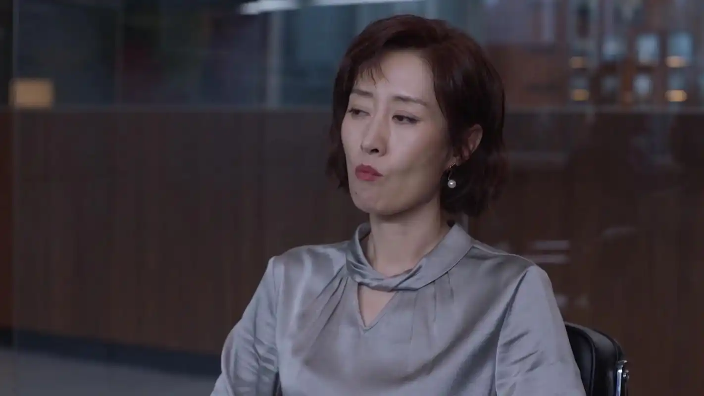 原创精英律师栗娜形象一朝尽毁秘书争权夺势是不是太过分了