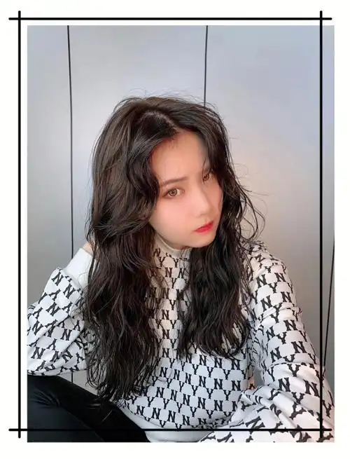 2021长发慵懒随意法式卷法式卷发