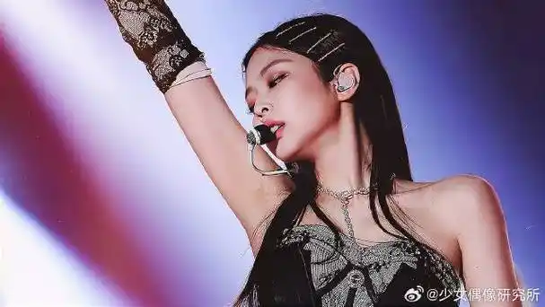 盘点jennie《solo》最美八套打歌服!