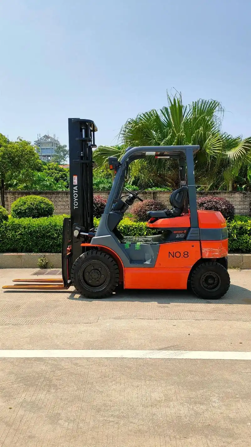 丰田叉车  载重3吨丰田叉车,可升高4米,四轮电动叉车,好 - 抖音